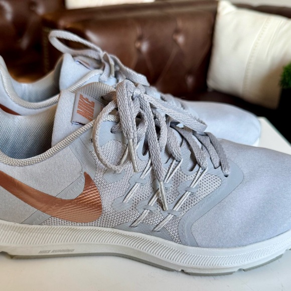 Nike Light Gray and Rose Gold Sneakers - Picture 1 of 3